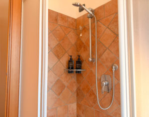 C908F121-AF35-4678-96BE-EFEA39F1E39B